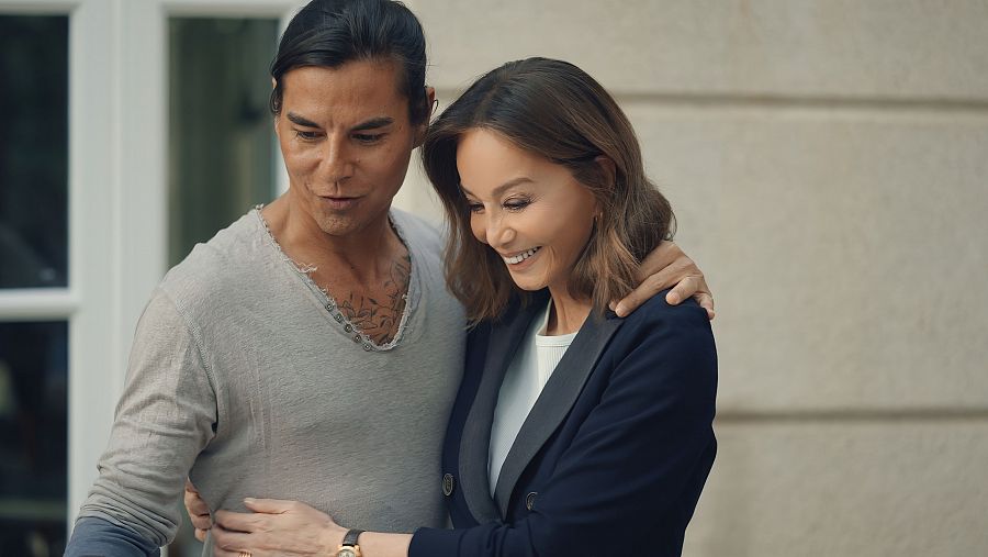 Julio Jr y su madre Isabel Preysler