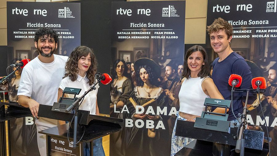 Protagonistas de 'La dama boba'