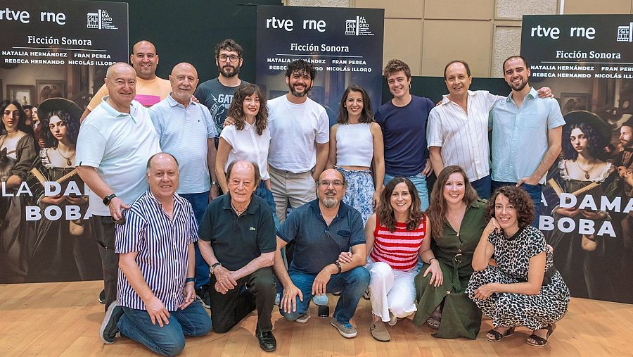 Equipo de la nueva ficción sonora de Radio Nacional: 'La dama boba'