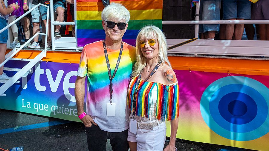 Nebulossa en la carroza del Orgullo de RTVE 2024