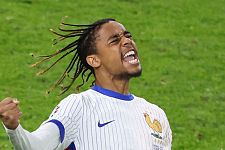 Bradley Barcola, delantero de Francia