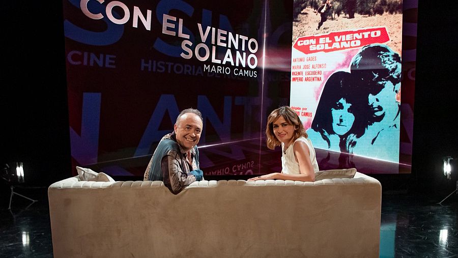 Elena S Sánchez y Carlos Aguilar, en el plató de HNC
