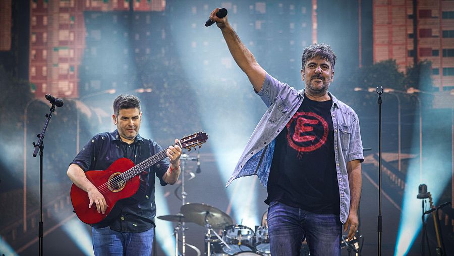 Estopa actua a l'Estadi Olímpic davant de 60.000 persones