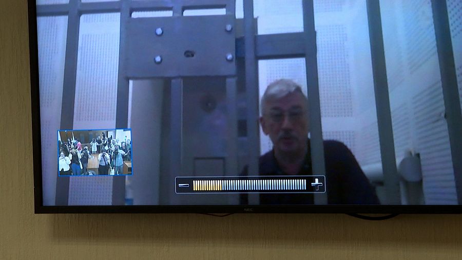 Momento en el que el que eliminan el sonido a la pantalla de Oleg Orlov