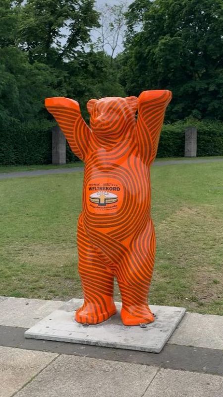 El 'oso Buddy' del récord Guinnes de Mario Barth