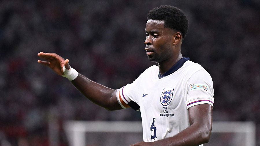 Marc Guehi durante un partido de Inglaterra en la Eurocopa 2024