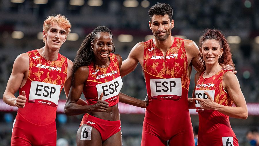 Los atletas Bernat Erta, Aauri Lorena Bokesa, Samuel Garcia y Laura Bueno