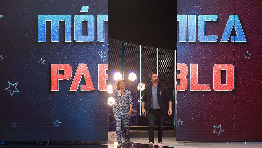 Mónica Cruz y Pablo Puyol entrando al plató de 'invictus, ¿Te atreves?