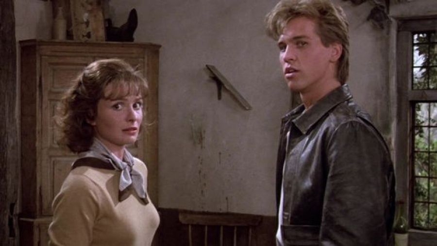 Lucy Gutteridge y Val Kilmer en 'Top Secret!'