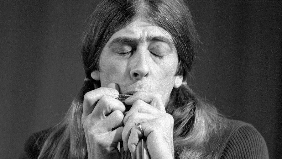 John Mayall en un concierto en 1970