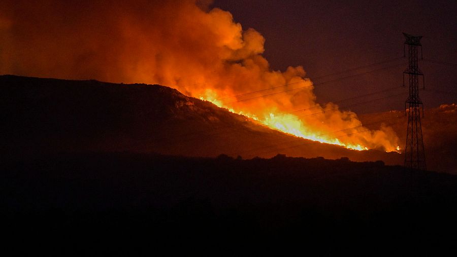 Imagen del incendio forestal que se ha declarado este miércoles en Argamasilla de Calatrava, Ciudad Real