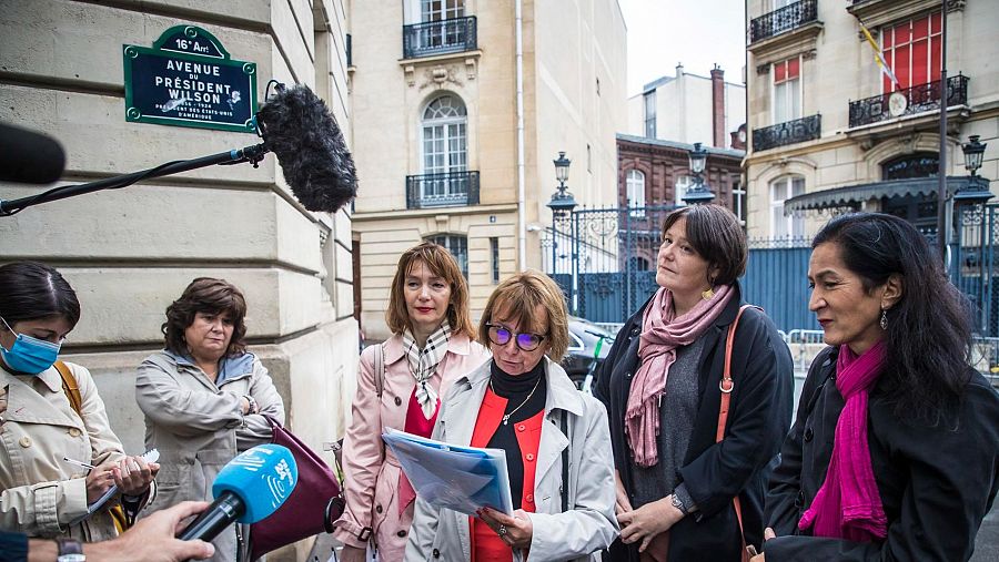 Christina y sus compañeras fueron recibidas por el nuncio de la Iglesia Católica en Francia.