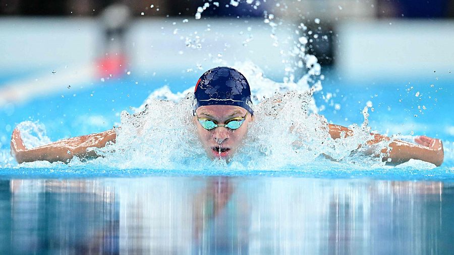 Léon Marchand, en la final olímpica de los 200m estilos, en los Juegos de París 2024