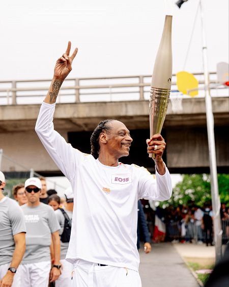 De rapero a ícono olímpico: el viaje de Snoop Dogg a París 2024