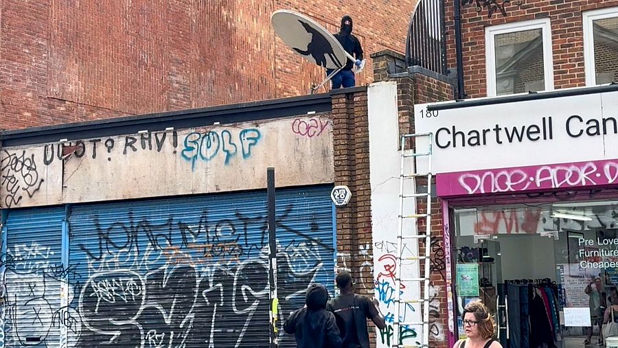 Obra de Banksy en Londres robada por unos encapuchados