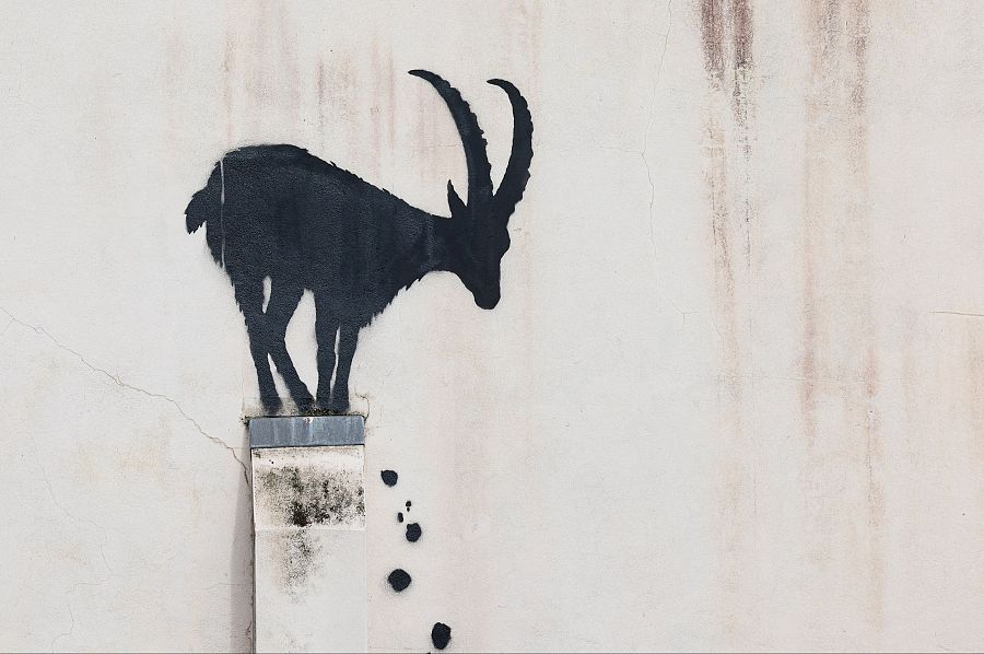 El grafiti de la cabra realizado por Banksy (REUTERS/Toby Melville)