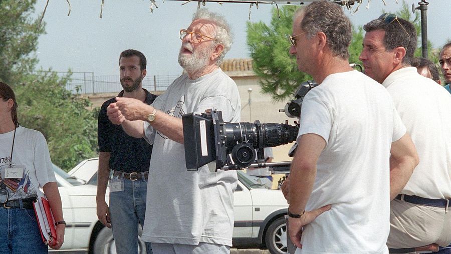 Luis García Berlanga en el rodaje de Todos a la cárcel