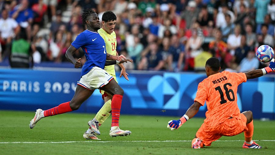 Camello pone fin a las ilusiones de Francia de conseguir el oro en la última jugada del partido.