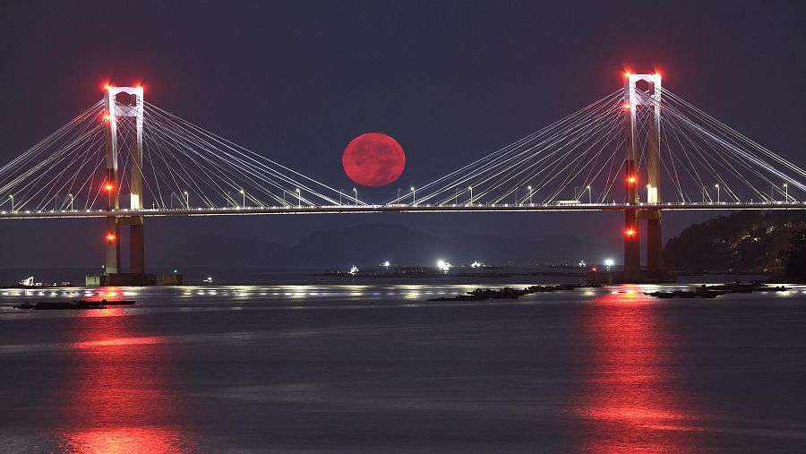 Vistas de la superluna desde Vigo un día antes