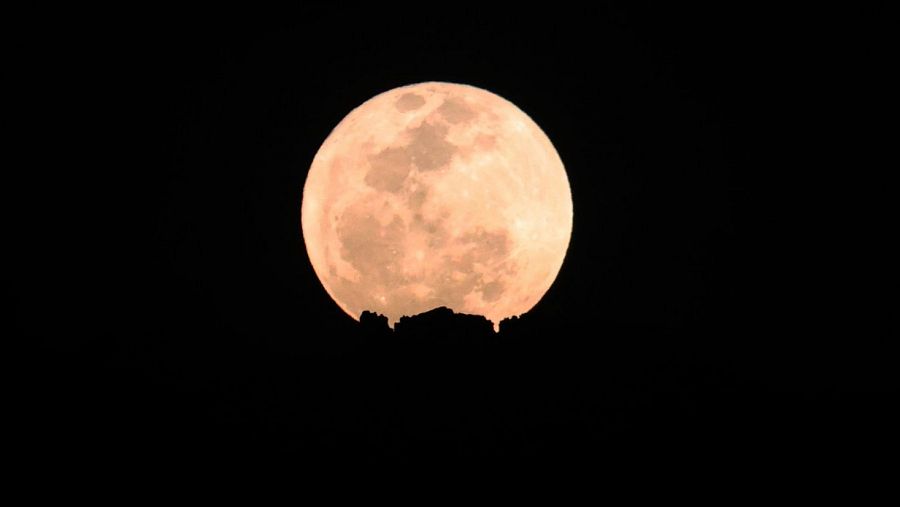 La superluna de cerca desde La Paz, Bolivia