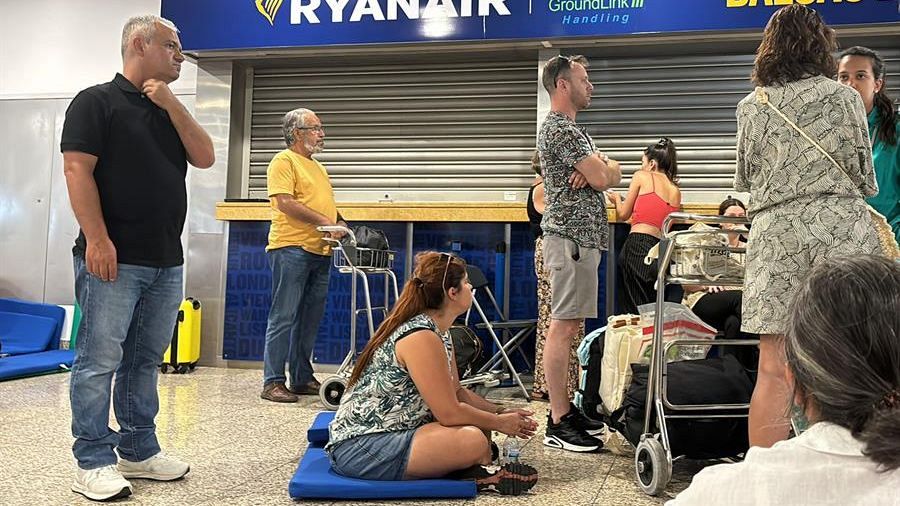 Españoles atrapados en el aeropuerto de Madeira