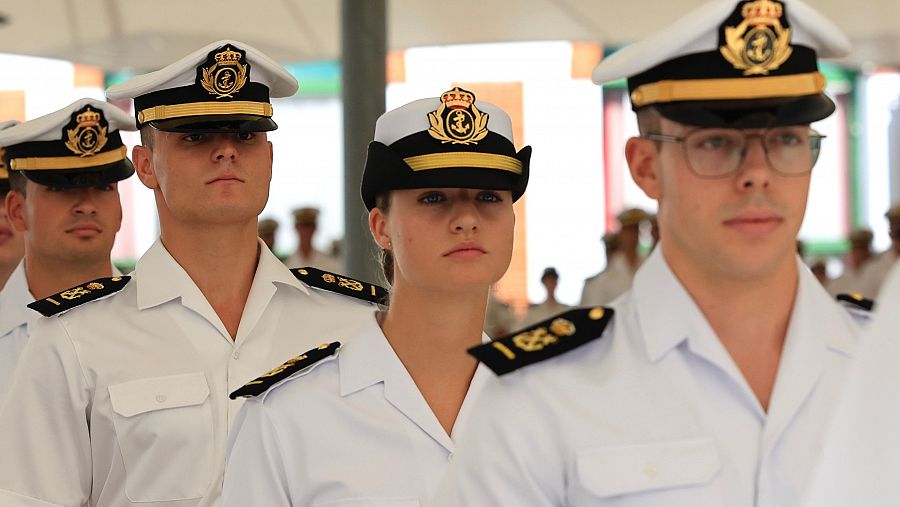 La princesa Leonor en la entrega de la insignia como alumna distinguida