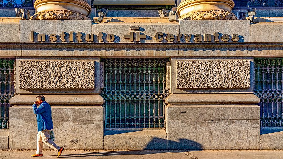 El Instituto Cervantes acoge un día al mes -excepto en agosto y diciembre- los exámenes de nacionalidad española.