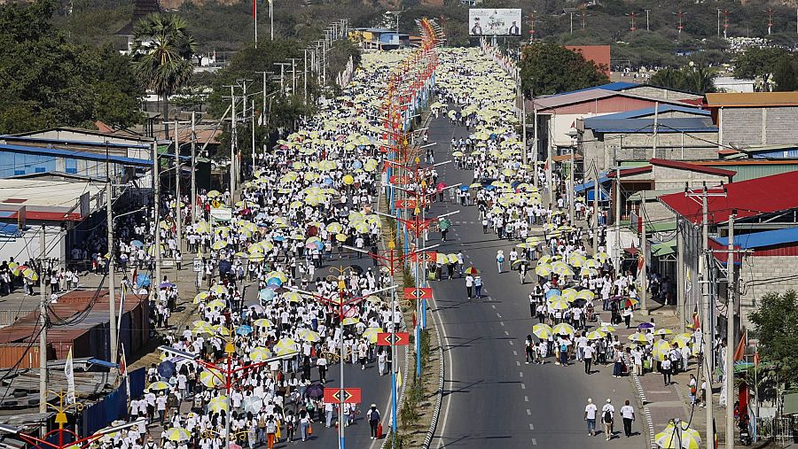 Casi la mitad de la población de Timor Oriental se ha desplazado, desde el lunes, para participar en la misa de este martes.