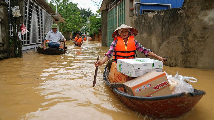 Inundaciones y corrimientos de tierra a causa del tifón Yagi en Vietnam