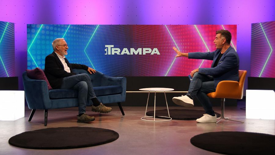 El periodista Xavier Sardà i Pep Plaza al plató de 'La Trampa'