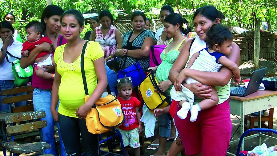 Taller de prevención y seguimiento en salud materno infantil.