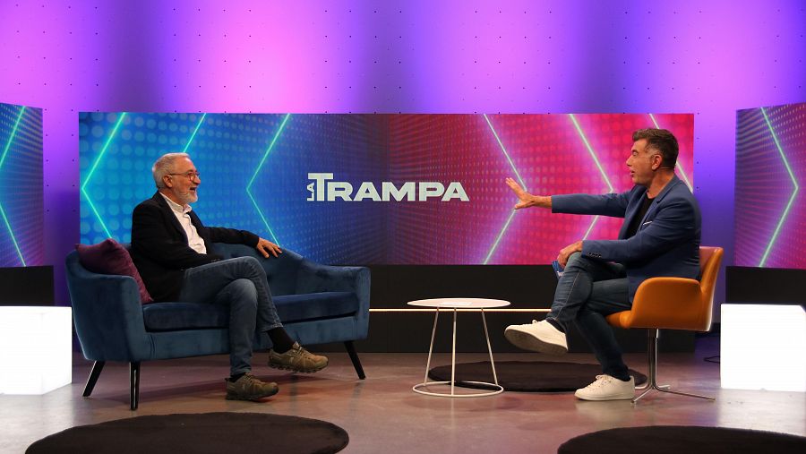 Xavier Sardà i Pep Plaza parlant al plató de la 'La trampa'