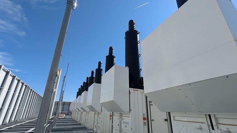 Generadores en la azotea del edificio para mantener el funcionamiento ante un posible corte de luz