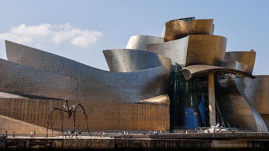 El Museo Guggenheim se ha convertido en el símbolo de Bilbao