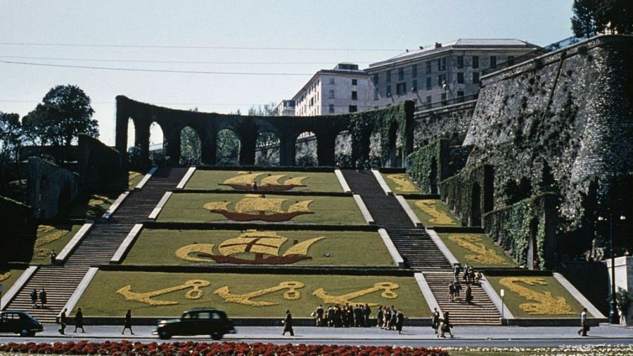 Escalinata de las tres carabelas en la ciudad italiana de Génova, ¿era Colón de allí?