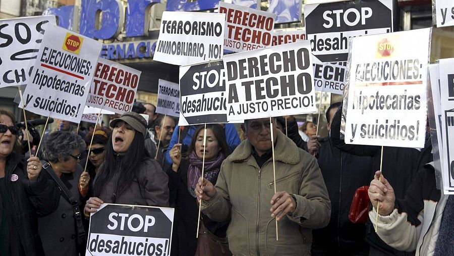 Algunos lemas de esta manifestación contra los desahucios en 2012 vuelven a resonar ahora