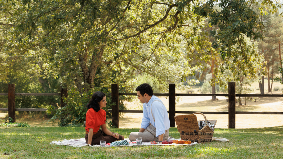 Rodrigo y Paula disfrutan de un picnic en un retiro