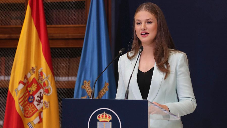 La princesa Leonor pronuncia un discurso tras recibir la Medalla de Asturias