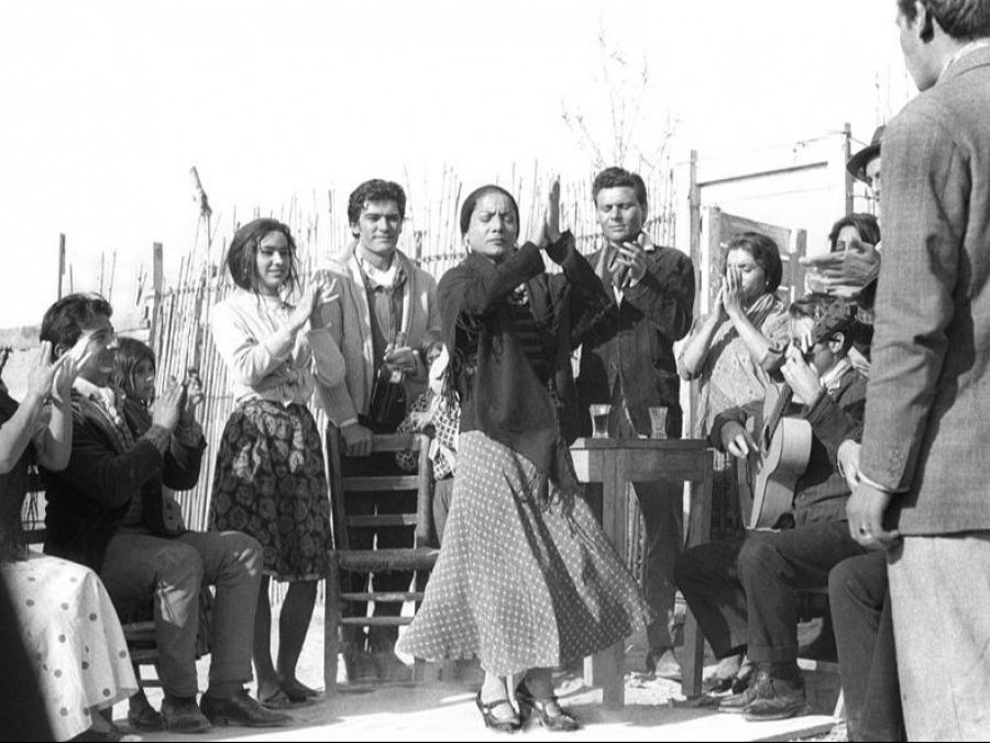 Escena de la pelicula Los Tarantos, rodada en 1963 y en la que aparece la bailaora Carmen Amaya.   Foto: Archivo Colita Fotografía