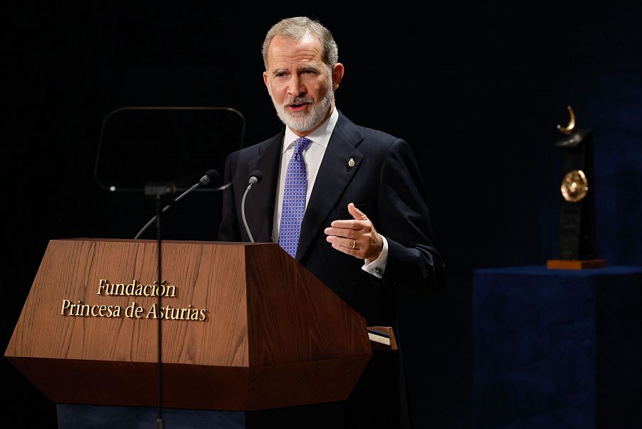 El rey Felipe VI dando su discurso de agradecimiento durante los Premios Princesa de Asturias 2024