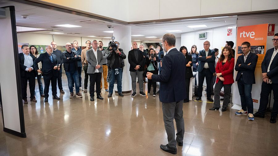 El director de RTVE Catalunya, Esteve Crespo, durant la seva presentació al hall del recinte de RTVE, a Sant Cugat