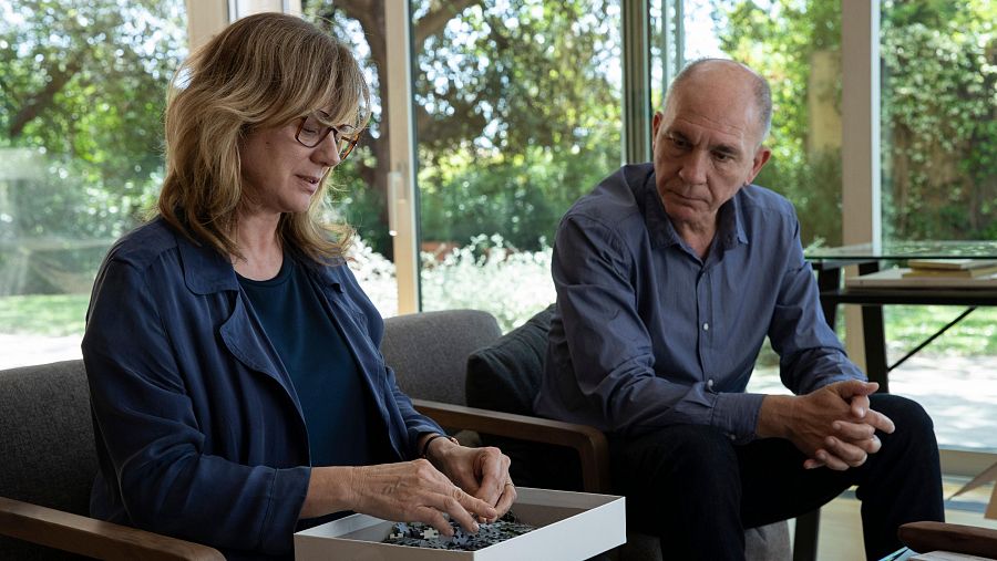 Emma Suárez y Darío Grandinetti en 'Desmontando un elefante'.