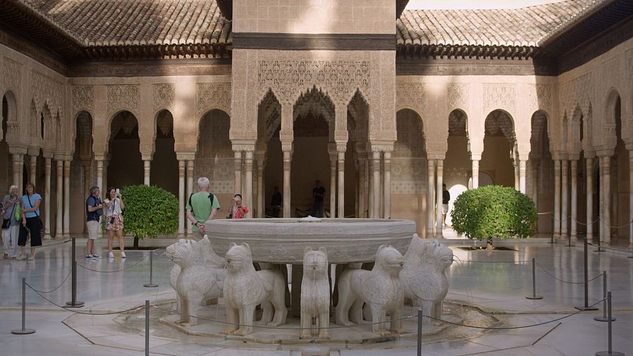 El Patio de los Leones de la Alhambra