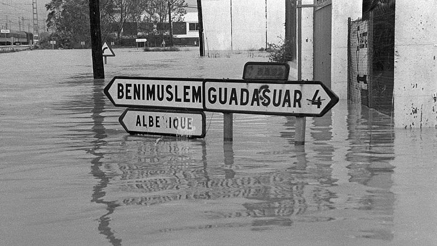 El río Magro, afluente del Júcar, desbordado en numerosos puntos de su recorrido por la provincia de Valencia el 4 de noviembre de 1987.