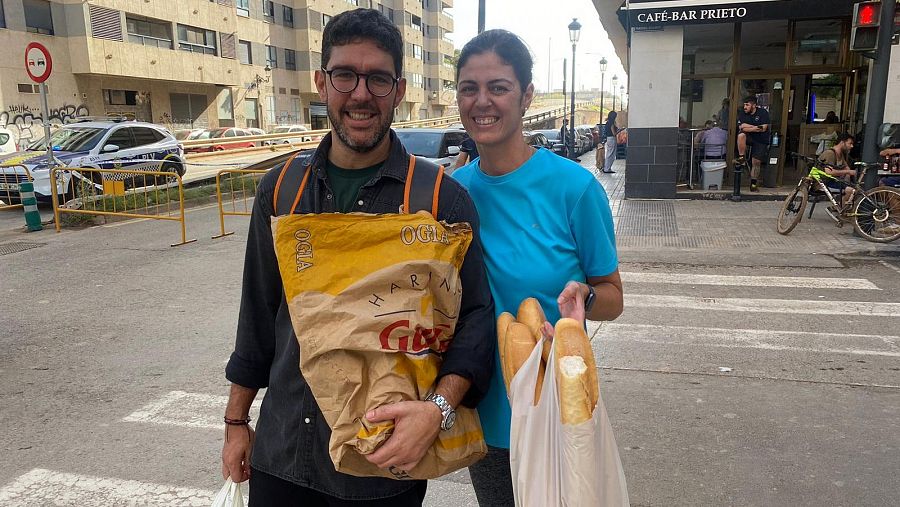 Un puente de unos 200 metros separa la tragedia de la “normalidad