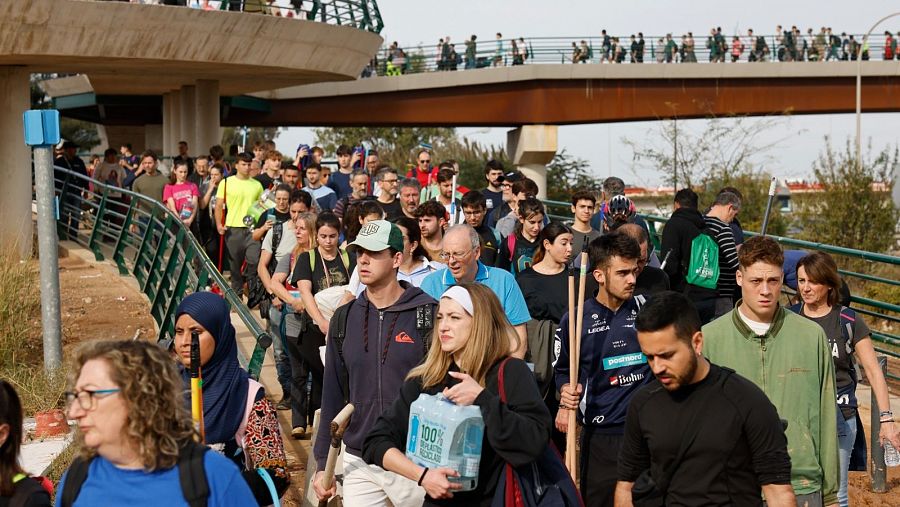 Un puente de solidaridad: Valencia se une para enfrentar la tragedia tras el paso de la DANA