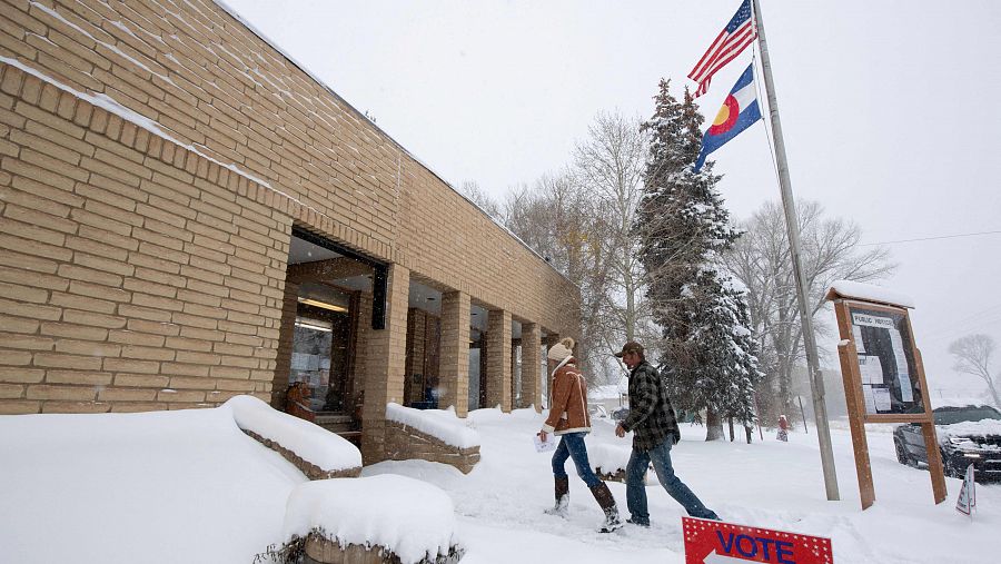 Los votantes en Oak Creek, Colorado