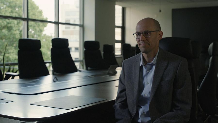 El profesor e investigador del Instituto de Prevención de Lesiones por Armas de Fuego de la Universidad de Michigan, Justin Heinze.