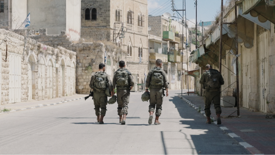 Militares israelíes patrullando las calles de Hebrón / David Sieira