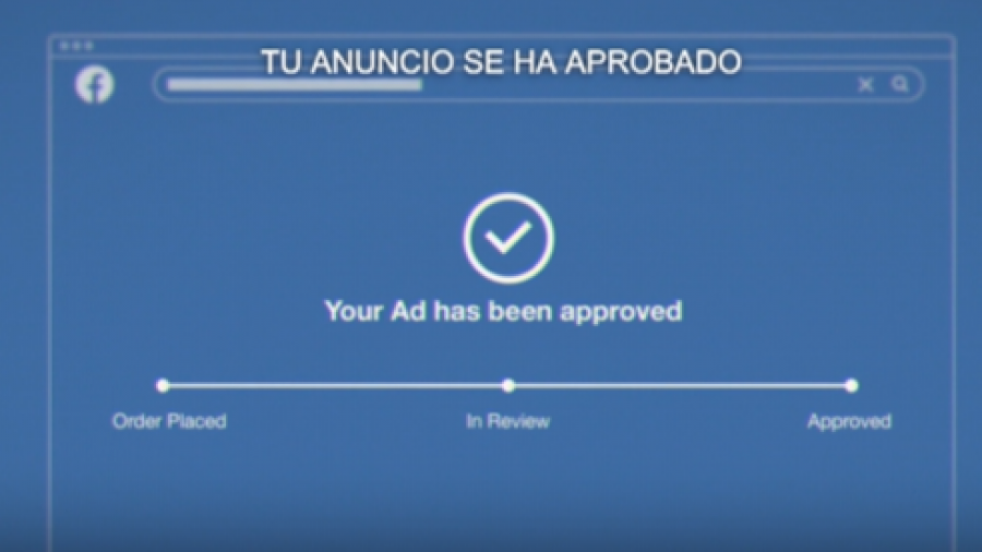 Anuncio aprobado en Facebook: se muestra la interfaz con un 'check' confirmando su aprobación.